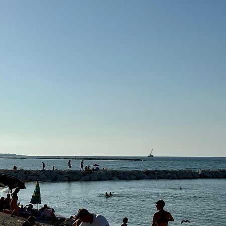 La Casa Dei Nonni Al Mare Hotel Bari Bagian luar foto