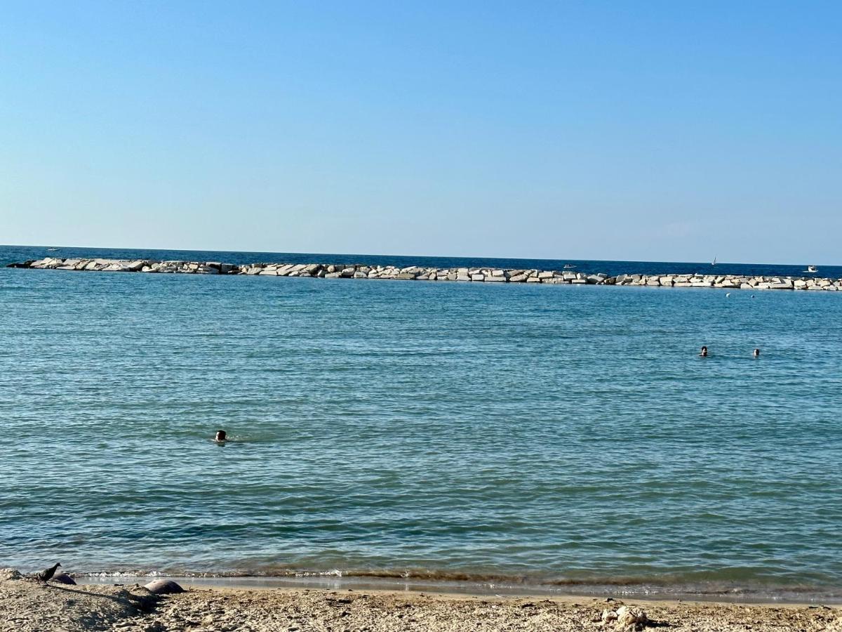 La Casa Dei Nonni Al Mare Hotel Bari Bagian luar foto