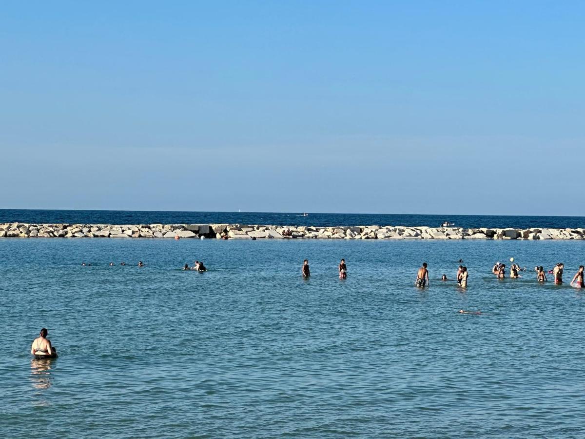 La Casa Dei Nonni Al Mare Hotel Bari Bagian luar foto